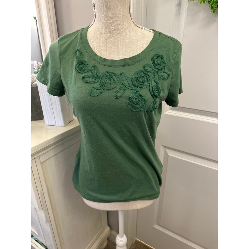 LL Bean Size Small. Dark Green T Shirt with Ribbon Floral Rosettes cottagecore